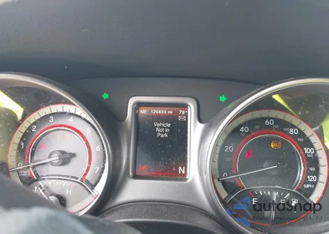 2018 Dodge Journey Crossroad z USA, uszkodzony, nr VIN 3C4PDCGBXJT421823